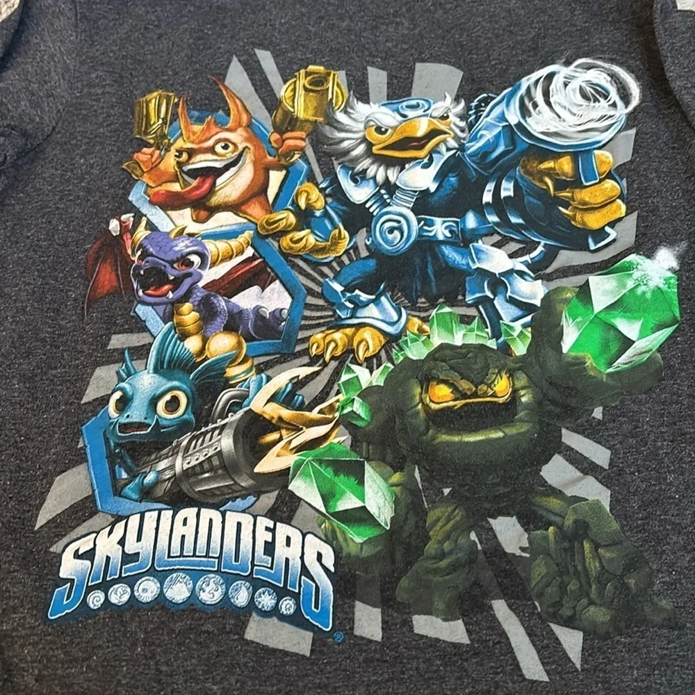 Boys skylanders long sleeve gray shirt- size medium.